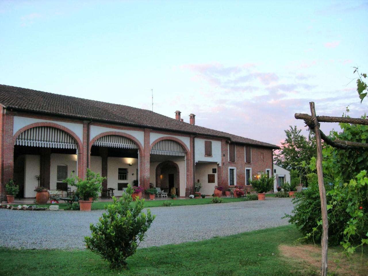 Agriturismo Campass Castelvetro Piacentino エクステリア 写真